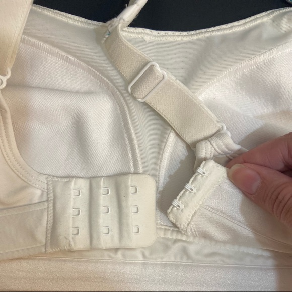 Champion High-Impact Running & Sports Bra - Picture 5 of 8